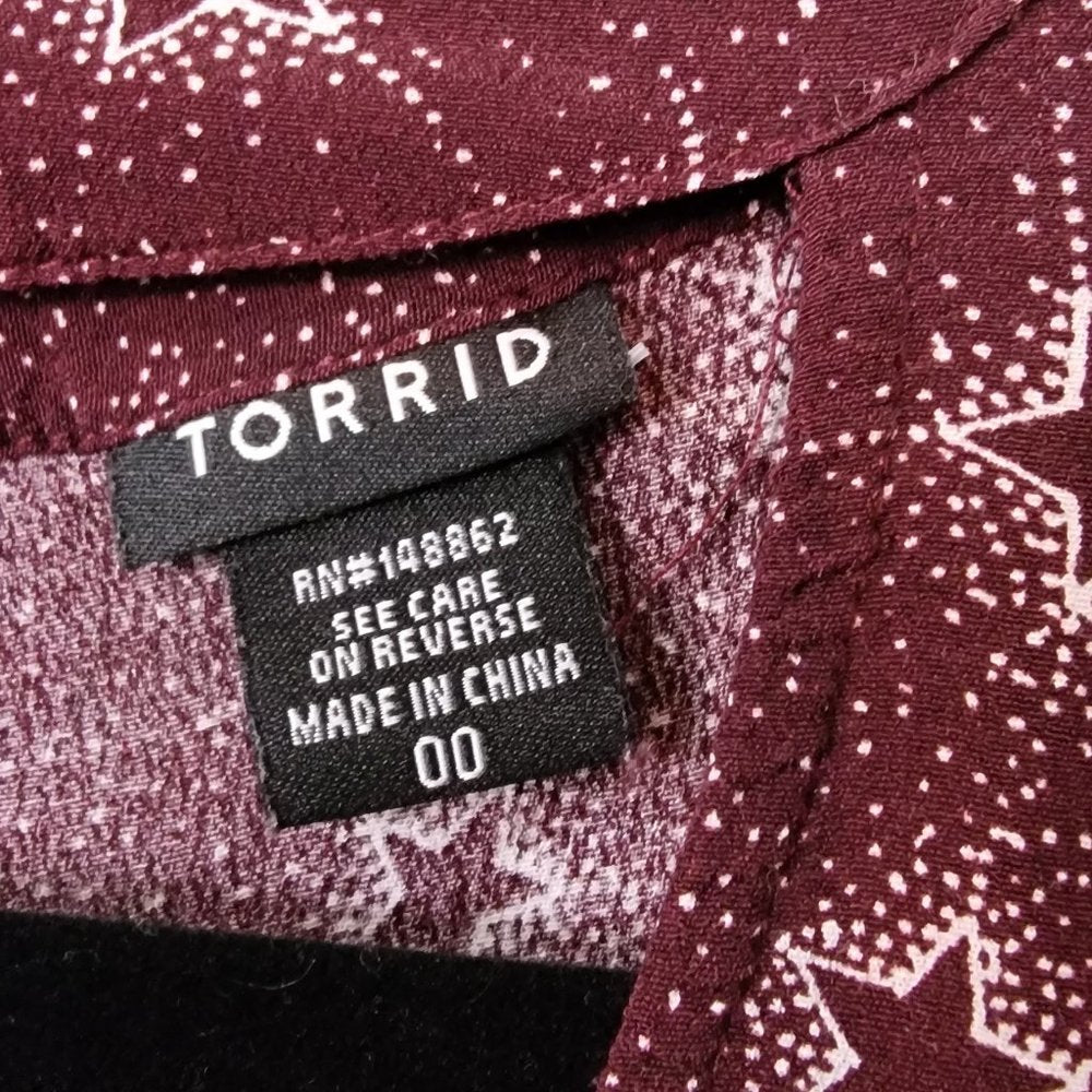 Torrid Burgundy Star Print Choker Top - Galaxy Chic in Size 00 XL!
