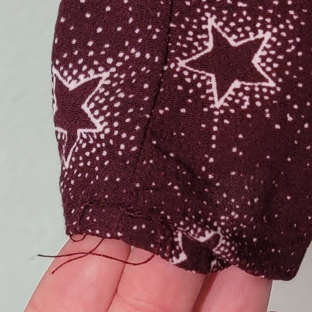 Torrid Burgundy Star Print Choker Top - Galaxy Chic in Size 00 XL!