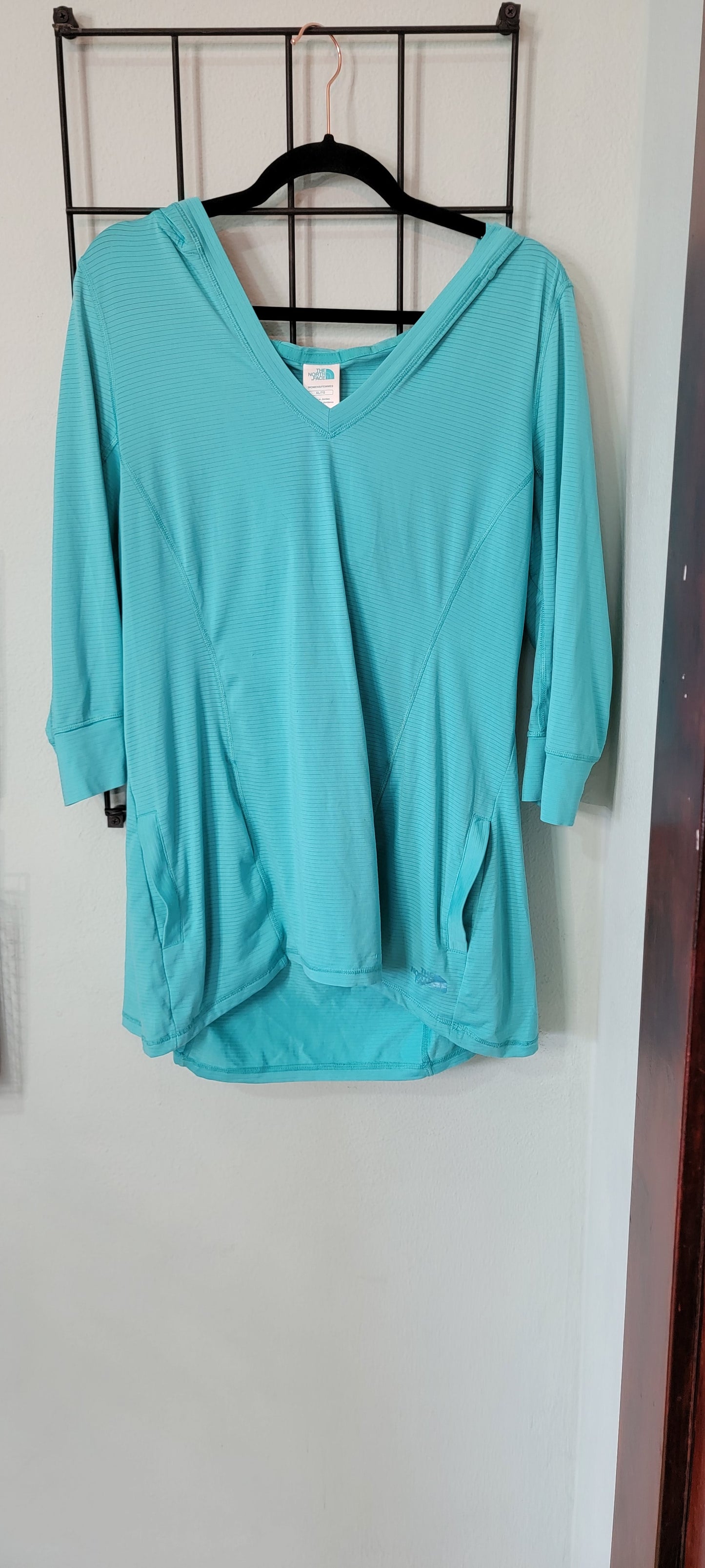 XL The North Face Lightweight Athletic Hooded Pull Over