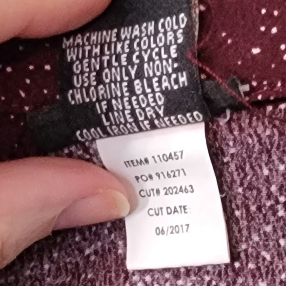 Torrid Burgundy Star Print Choker Top - Galaxy Chic in Size 00 XL!